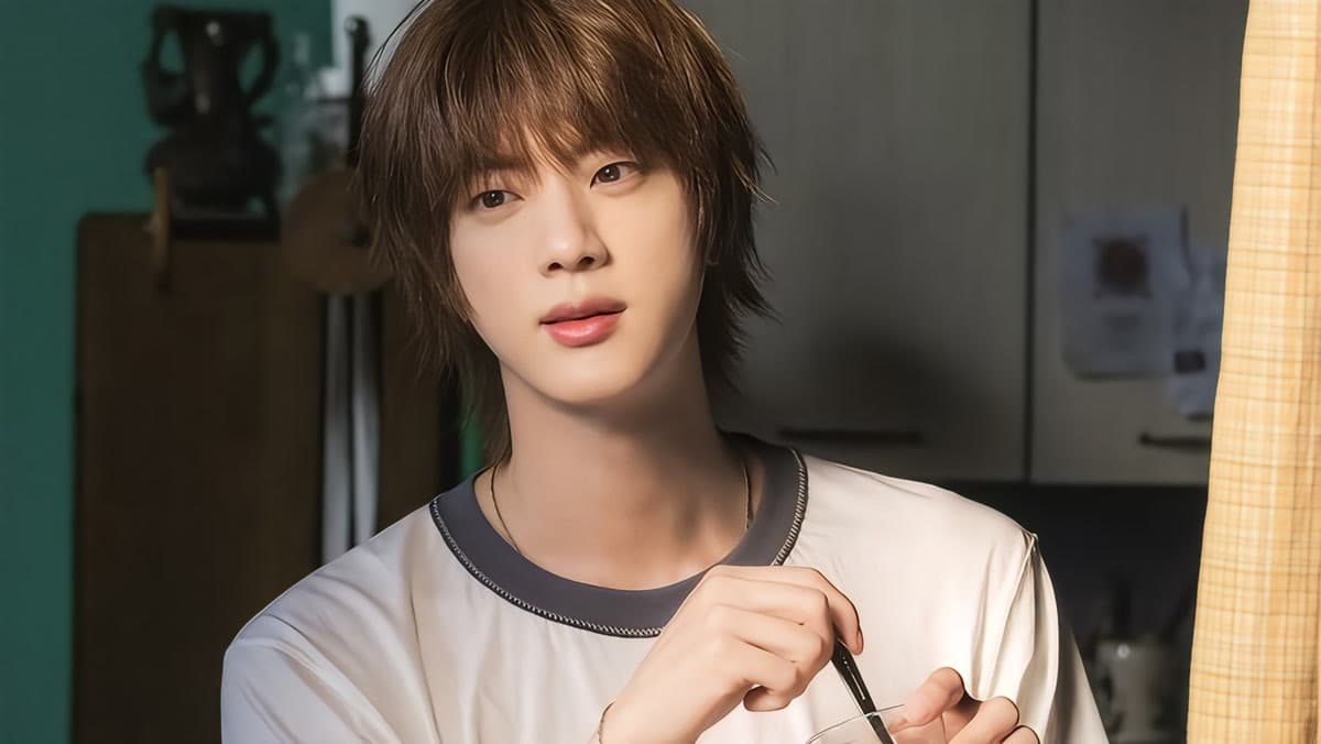 Sarung Telefon BTS Jin Curi Tumpuan di Oscar 2026