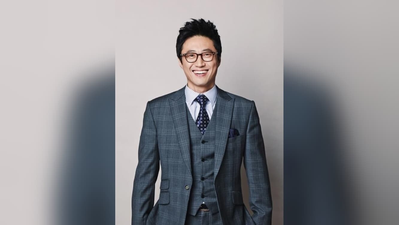 Park Shin-yang Cipta Semula Serenade Ikonik 'Lovers in Paris' di Running Man
