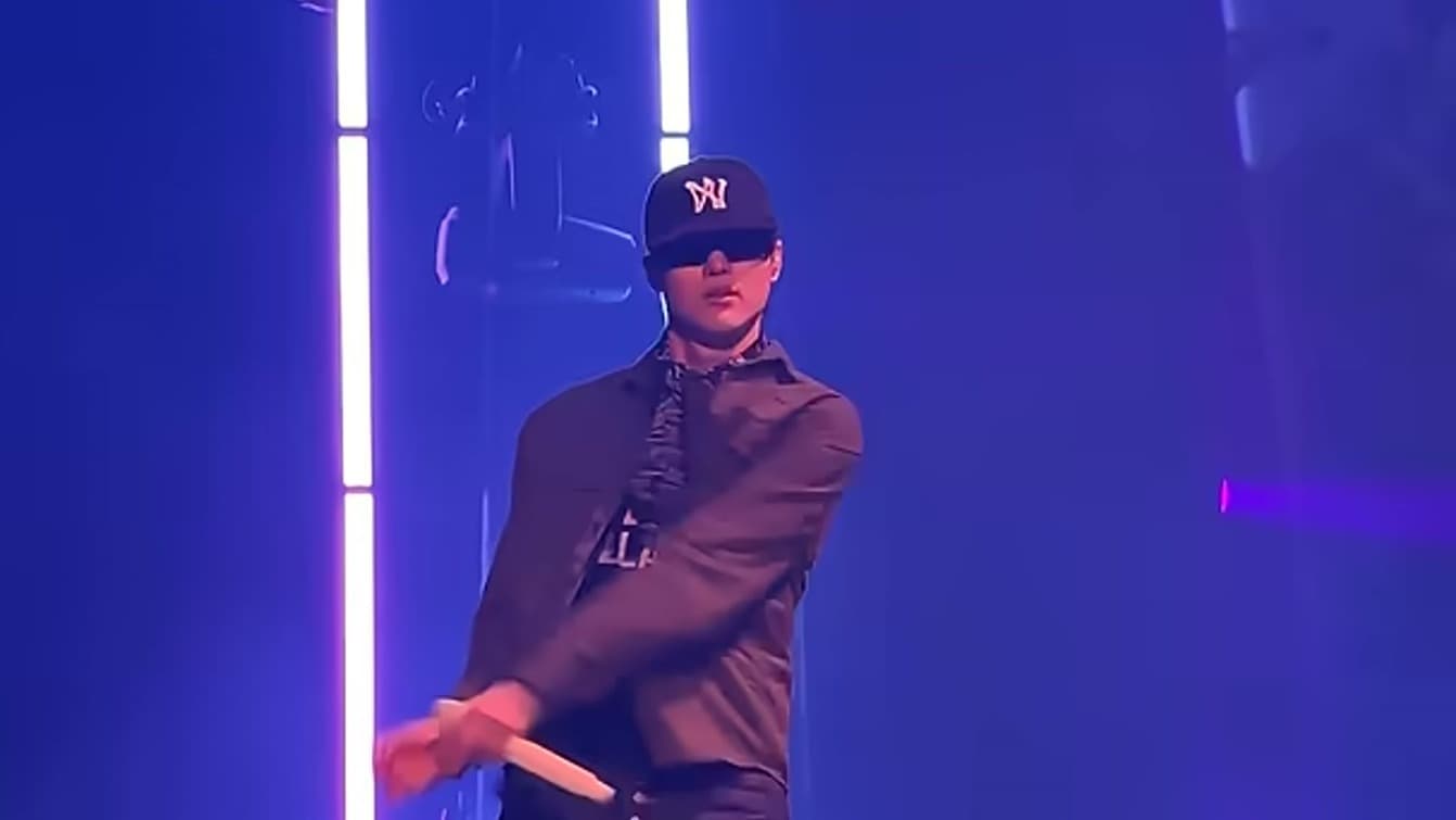 WOODZ Menunggu 13 Tahun untuk Detik Ini — Album Penuh Sulungnya Habis Dijual di Arena