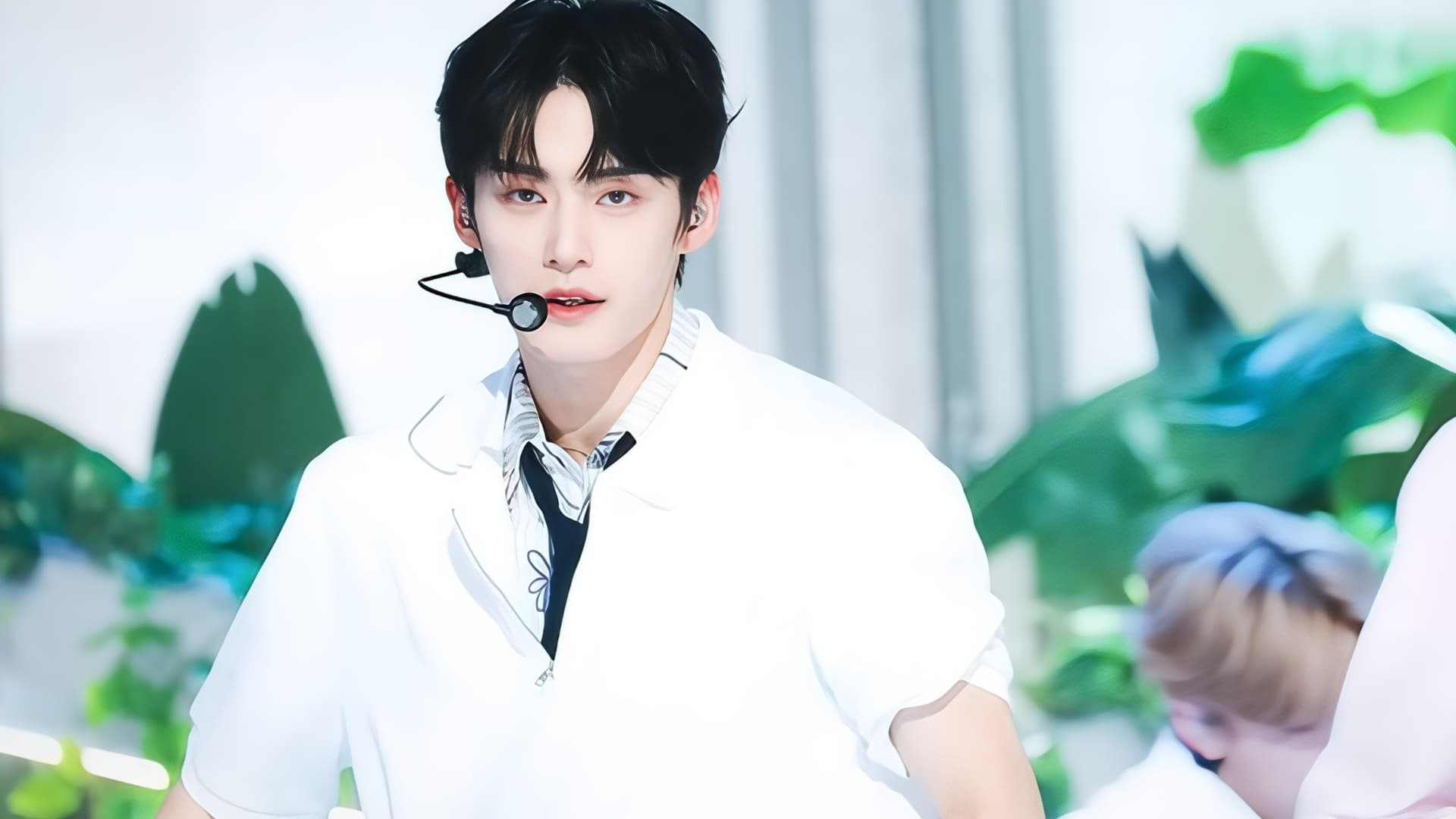 Kim Gyubin Hiasi Muka Depan Majalah Solo Ketika Era ZEROBASEONE Hampir Berakhir