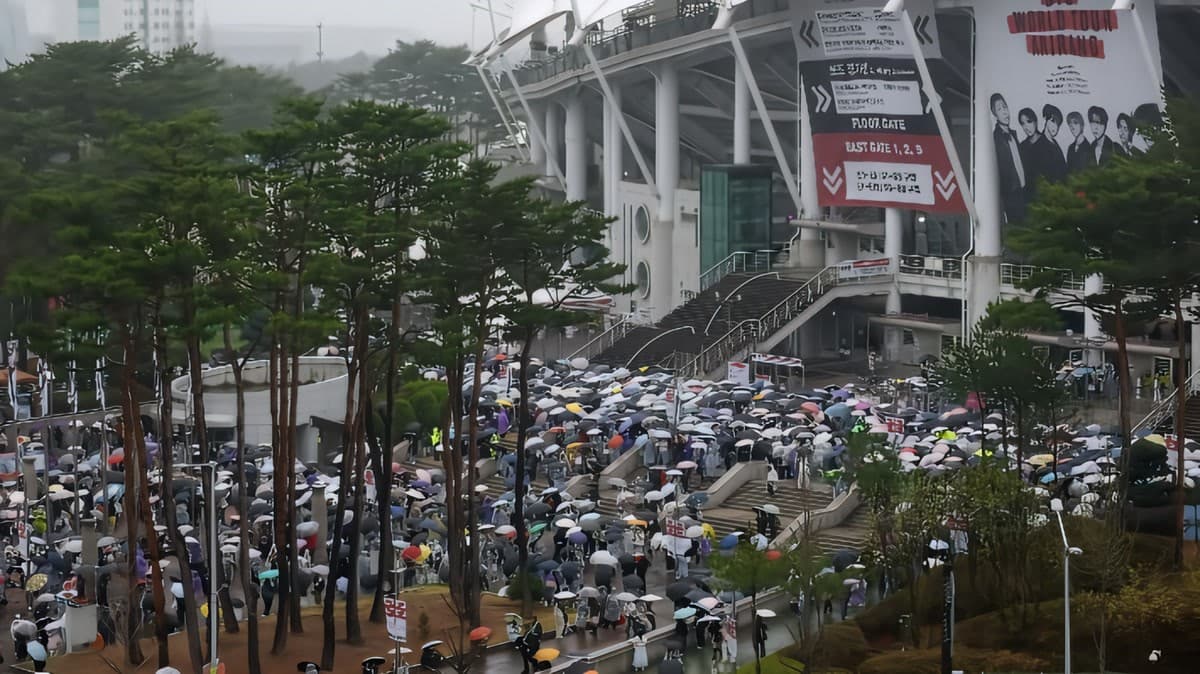 BTS Kembali ke Tokyo Dome bersama 110,000 Peminat — Nyanyikan 'Arirang' Bersama dalam Detik Bersejarah
