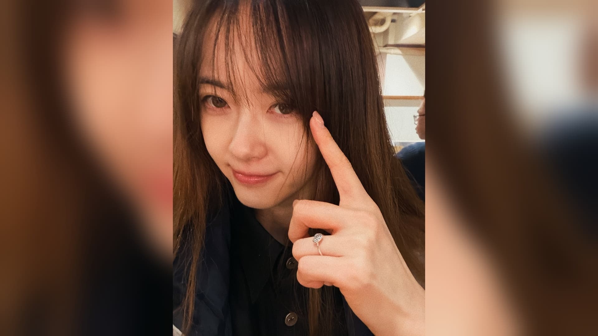 Go Ara Hadir Sokong 'Suami' Reply 1994, Jung Woo, di Pemutaran Sulung Filem Debutnya sebagai Pengarah