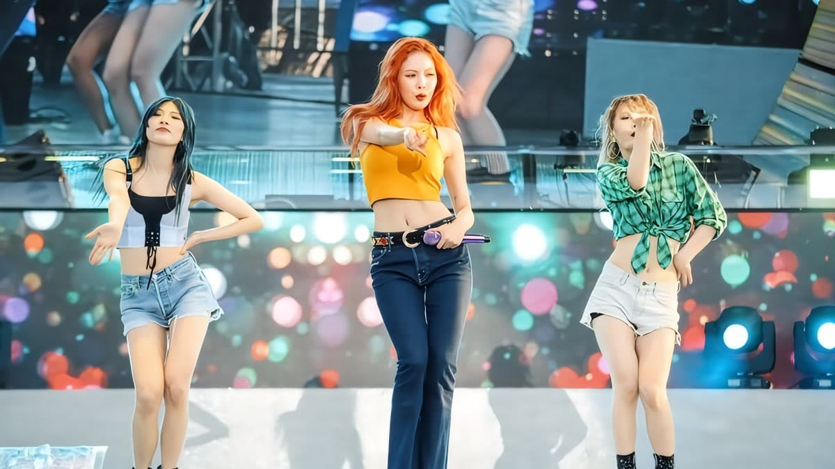 HyunA dan Yong Junhyung Kini Bebas — Destinasi Pertama: Tennis