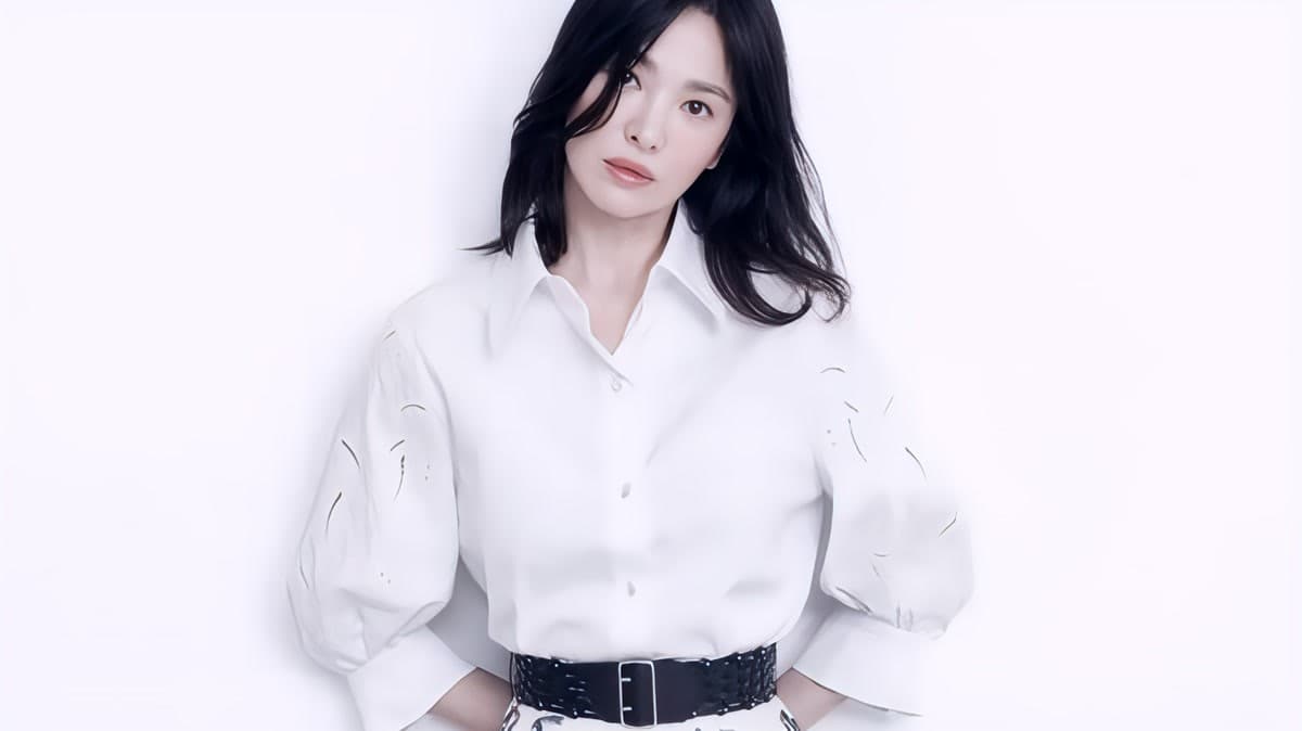 Song Hye-kyo Memukau dalam Kempen Minimalis Musim Panas 2026 Michaa