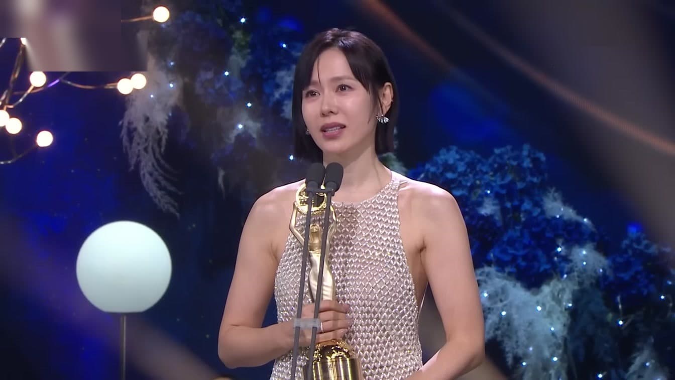 Son Ye-jin Pernah Menjadi Peminat Tegar Remaja — Foto Lama Ini Membuktikannya