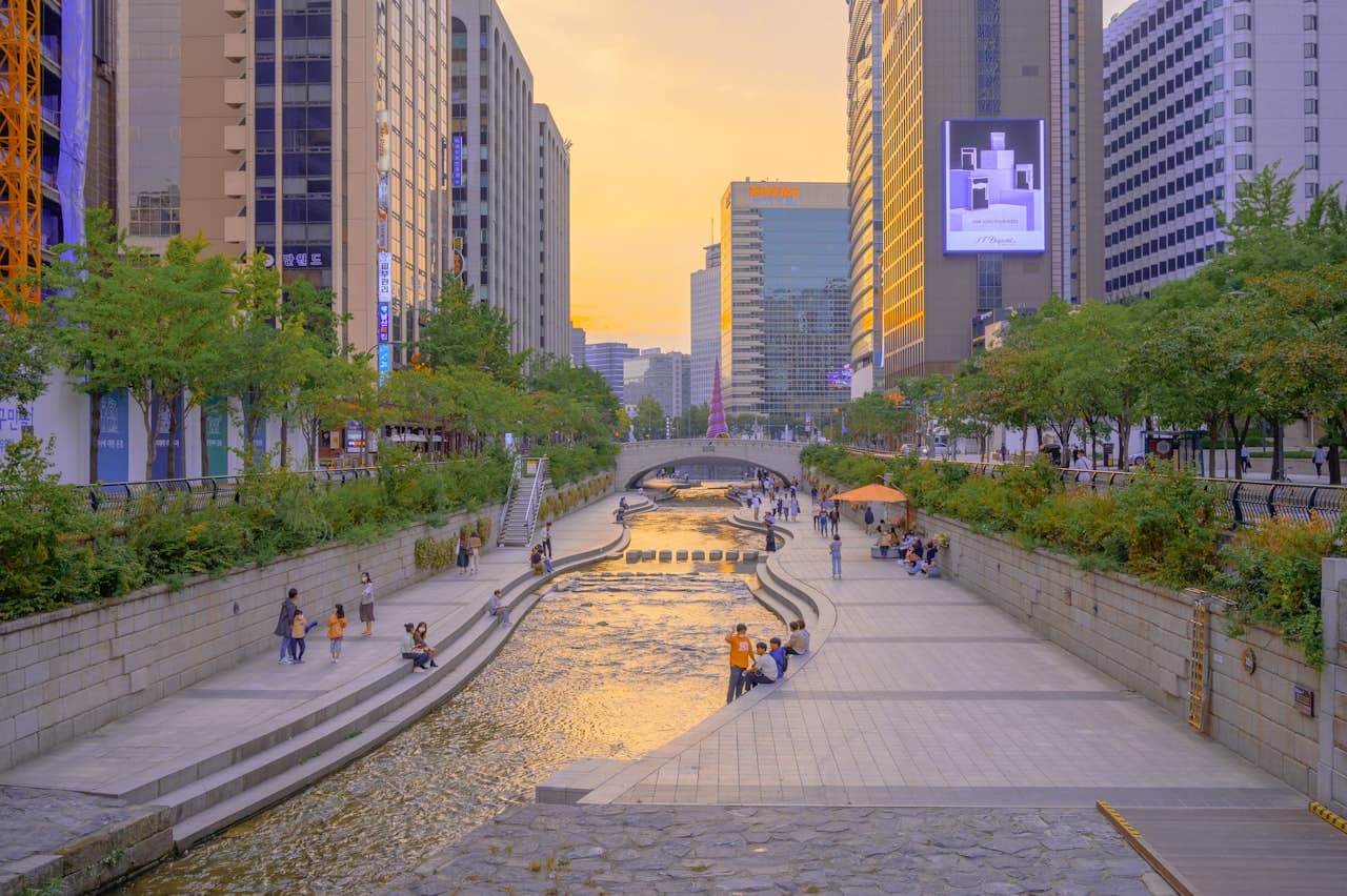 Bagaimana Seoul Menjadi Watak Paling Berkuasa dalam K-Drama