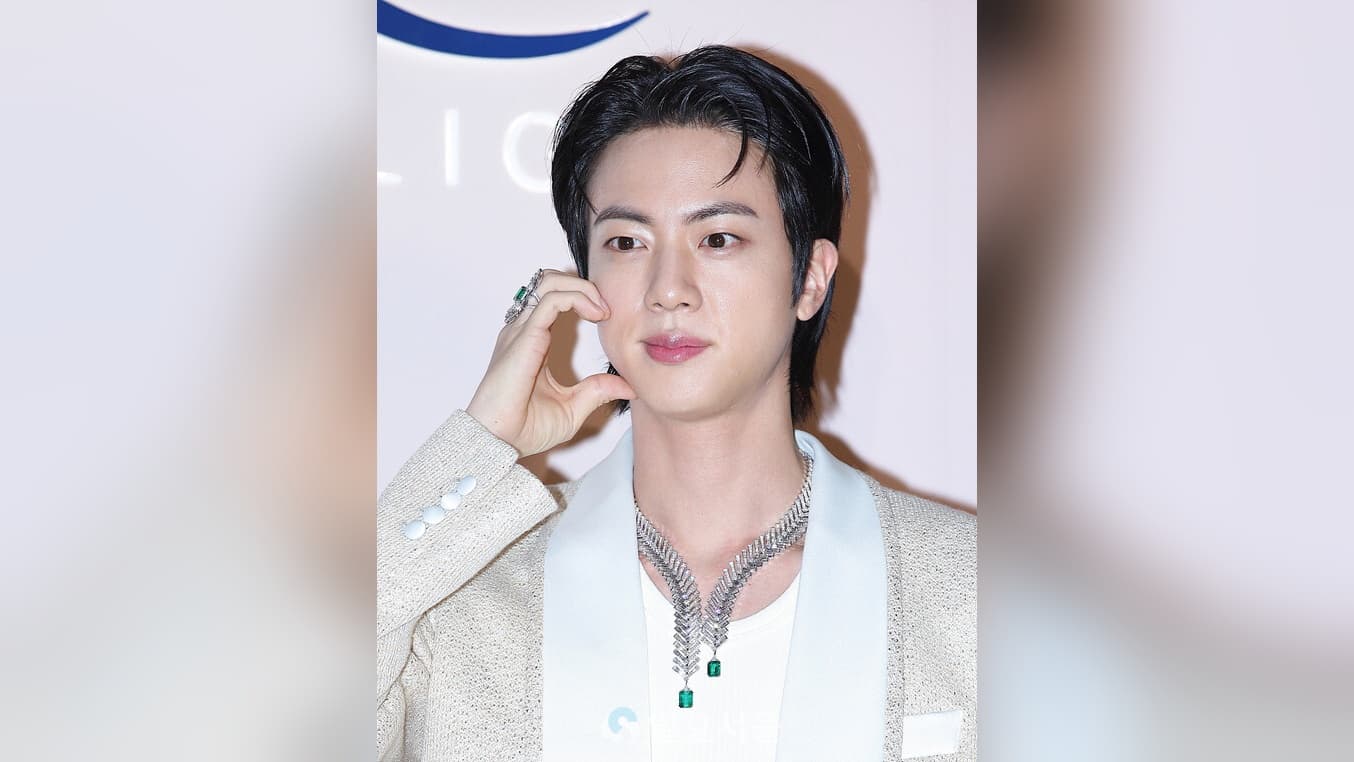BTS Jin Baru Membuktikan Dirinya sebagai Artis K-pop Solo Paling Dominan di Jepun